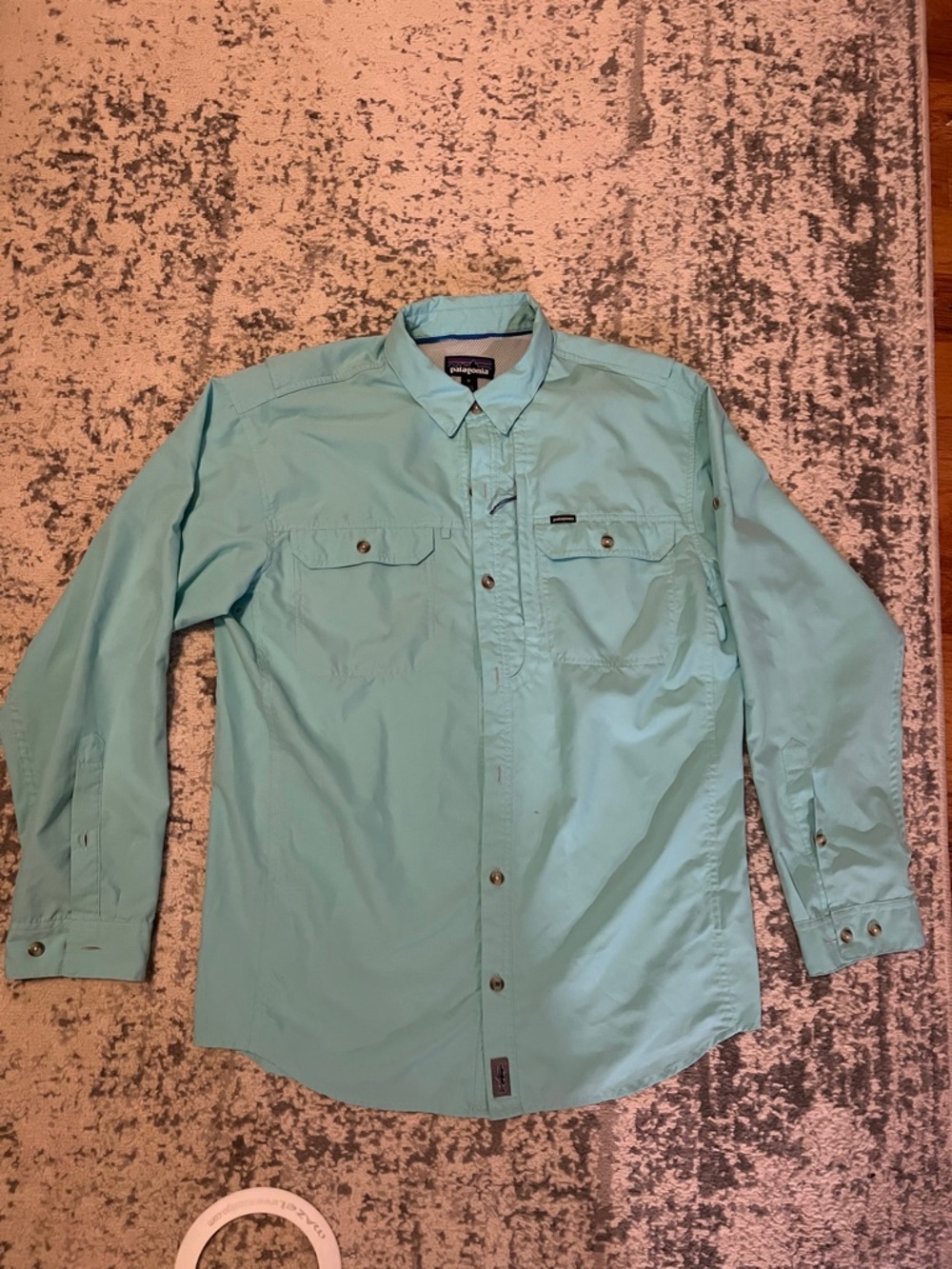 Patagonia Men’s Long-Sleeve Button-Up Shirt lightweight fishing sun shirt